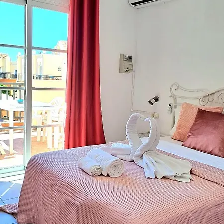 Apartment Light And Cosy In 100 Meters From The *